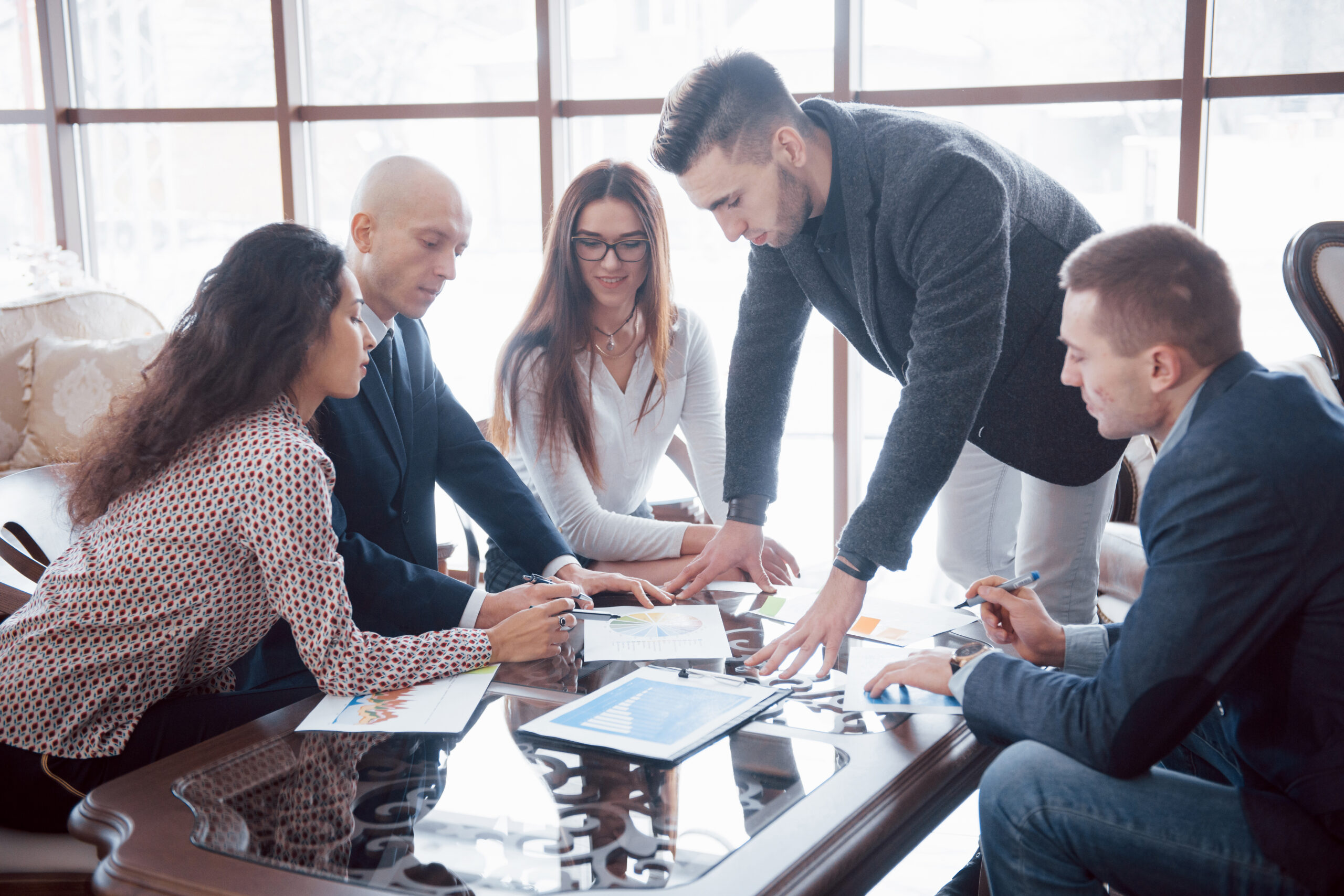 Como resolver o problema de falha em comunicação com cliente final na nossa empresa